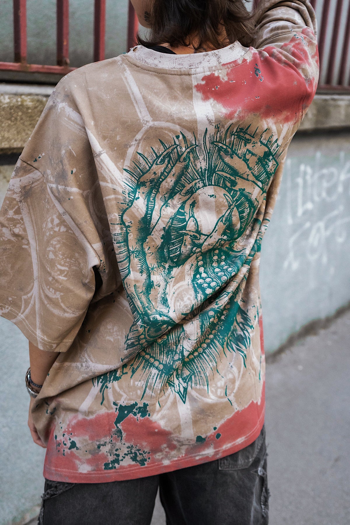 Chains Of God (Dirty Washed) - Oversized T-Shirt (200GSM)